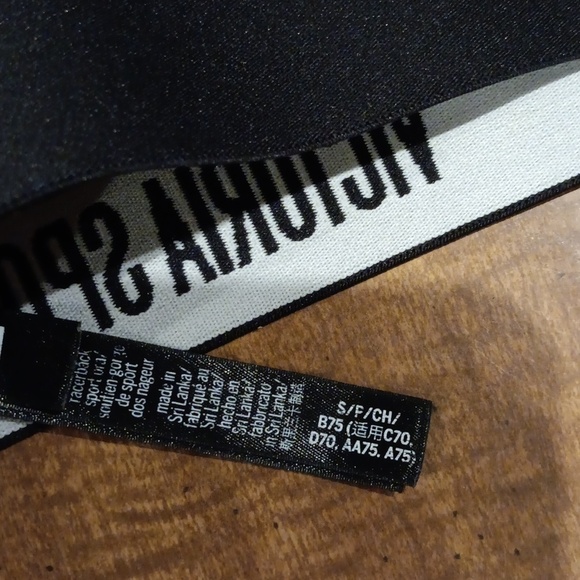 Victoria secret sports bra junior size small - Picture 4 of 4